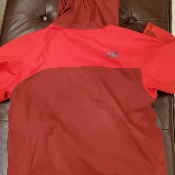 The North Face Boys Multicolored Jacket - Picture 11 of 12
